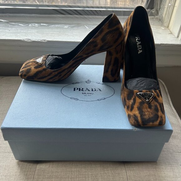 Prada Logo Plaque Suede Pump in Leopard Print, Sz 38.5 - Picture 1 of 6